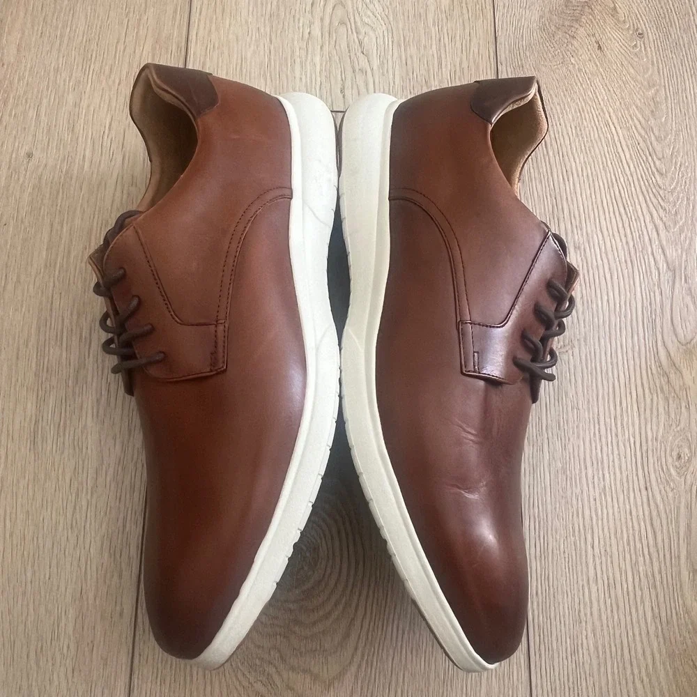 FLORSHEIM NWOB DASH PLAIN TOE OXFORD SNEAKER SHOE COGNAC. SIZE 12M